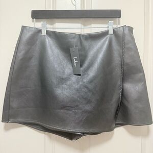Lulu's Black Faux Leather Skort